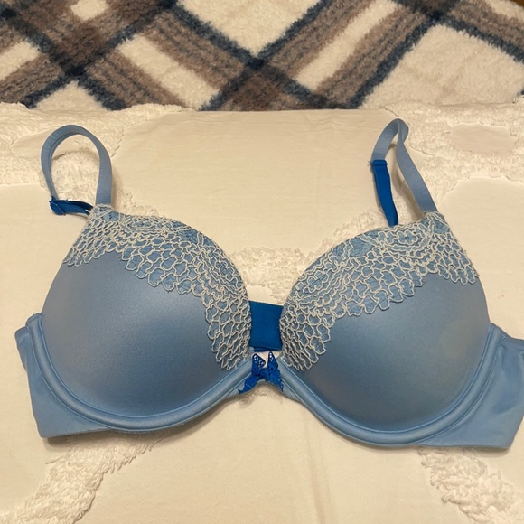 Victoria’s Secret “Body by Victoria” Push up Bra - Picture 1 of 5